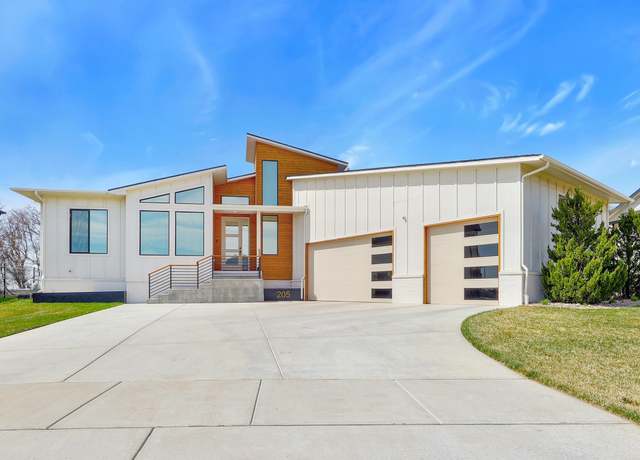 Property at 205 S Wellcrest St, Goddard, KS 67052, 5 beds, 3 baths