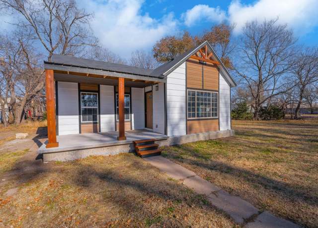 Property at 312 W 5th Ave, El Dorado, KS 67042, 2 beds, 1 bath