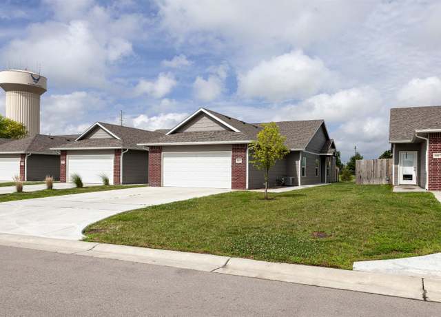 Property at 8019-8021 E 34th St S, Wichita, KS 67210, 2 beds