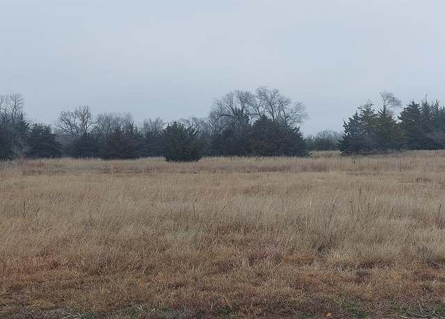 Property at 1411 Hollyhock Dr, Hutchinson, KS 67502