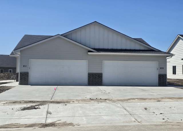 Property at 909 S Blaine St, Newton, KS 67114, 3 beds, 2 baths