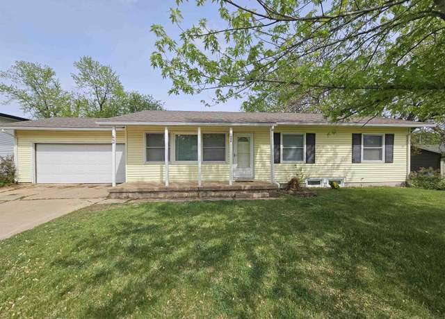 Property at 1046 N Acadia Ave, Wichita, KS 67212, 3 beds, 2 baths