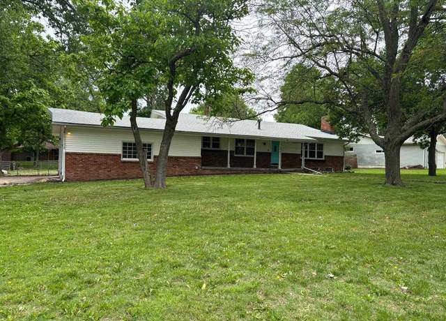 Property at 1844 N Ridge Rd, El Dorado, KS 67042, 4 beds, 2 baths