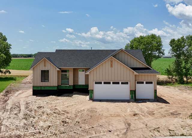 Property at 5923 N St. Paul Ct, Wichita, KS 67204, 5 beds, 3 baths