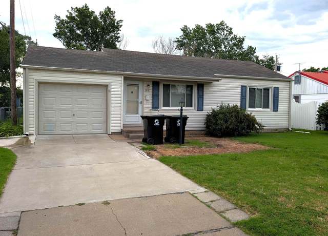 Property at 847 Vassar Dr, Salina, KS 67401, 2 beds, 1 bath