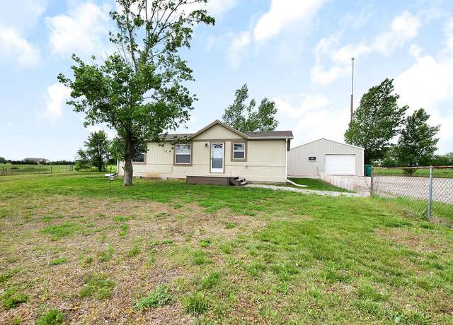 Property at 807 W Fox Brier Rd, Rose Hill, KS 67133, 3 beds, 2 baths