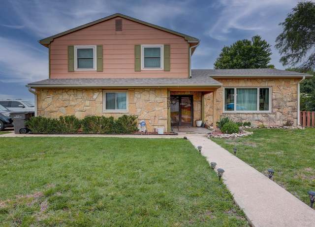 Property at 437 Warren Way, Arkansas City, KS 67005, 4 beds, 2.5 baths