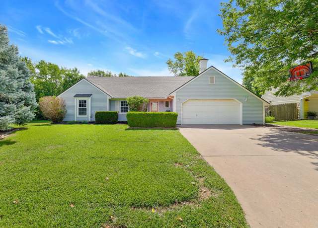 Property at 324 N Lakeside Dr, Andover, KS 67002, 3 beds, 2 baths
