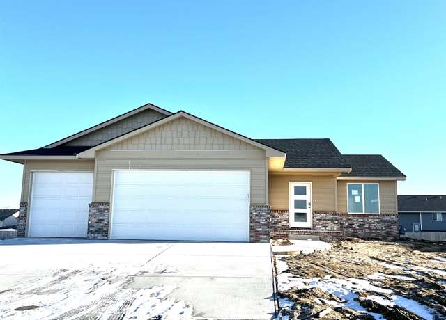 Property at 2267 S Chateau, Wichita, KS 67207, 5 beds, 3 baths