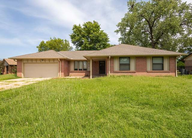 Property at 6918 E Newbury, Wichita, KS 67226, 3 beds, 2.5 baths
