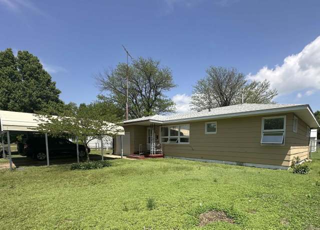 Property at 516 N Botkin St, Attica, KS 67009, 3 beds, 1 bath