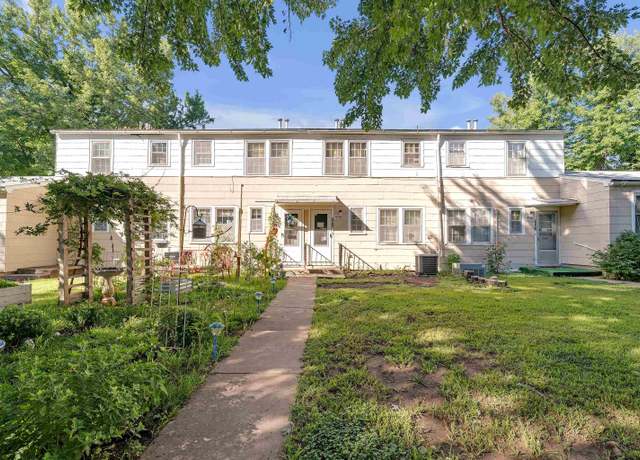Property at 1038 S Pershing Ave, Wichita, KS 67218, 2 beds, 1.5 baths