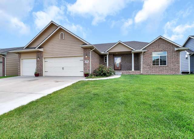 Property at 1309 S Gateway St, Wichita, KS 67230, 5 beds, 3 baths