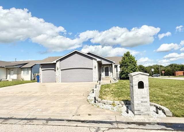 Property at 1734 S Justin Cir, Wichita, KS 67207, 4 beds, 3 baths
