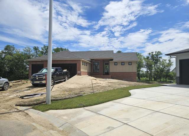 Property at 2501 N Emerald Ct, Andover, KS 67002, 5 beds, 5 baths