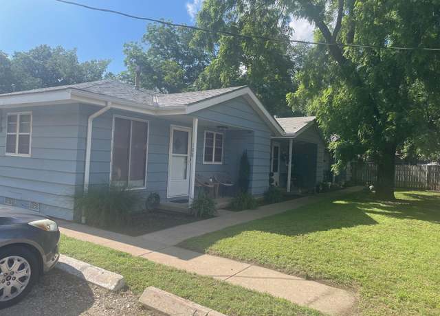 Property at 108 W Cedar St, Mulvane, KS 67110-0000, 3 beds
