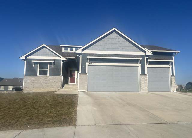Property at 622 S Clear Crk, Wichita, KS 67230, 4 beds, 3 baths