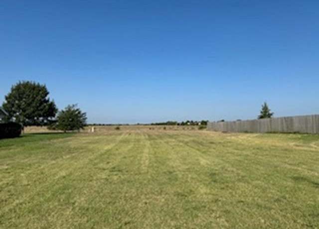 Property at 829 South Meadows Dr, Hesston, KS 67062