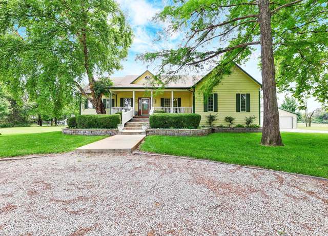 Property at 6934 S Broadway Ct, Haysville, KS 67060, 4 beds, 3 baths