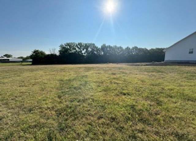 Property at 802 South Meadows Dr, Hesston, KS 67062