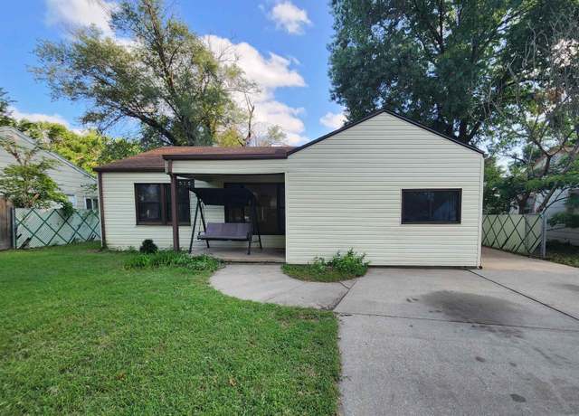 Property at 515 E 10th, Belle Plaine, KS 67013, 3 beds, 1 bath