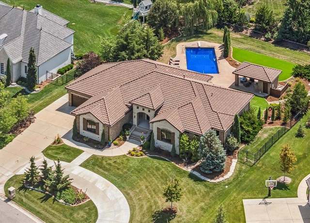 Property at 10611 E Summerfield Cir, Wichita, KS 67206, 5 beds, 6 baths
