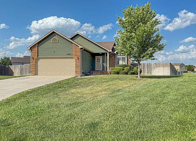 Property at 10425 E Fawn Grove Ct, Wichita, KS 67207, 4 beds, 3 baths
