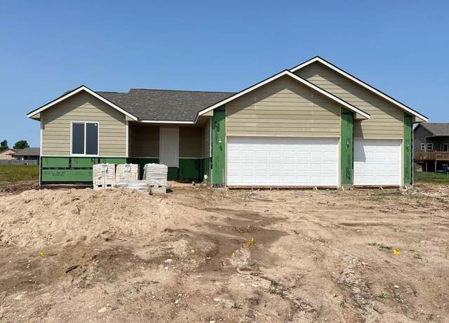 Property at 2821 N Rutland Ln, Augusta, KS 67010, 3 beds, 2 baths