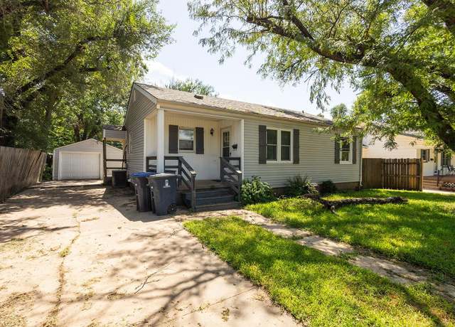 Property at 1409 Edgemoor, El Dorado, KS 67042, 3 beds, 1 bath