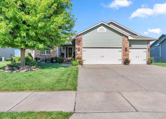Property at 2105 Beltline, Newton, KS 67114, 5 beds, 3 baths