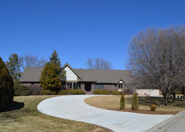 Property at 11 N Sandpiper St, Wichita, KS 67230, 3 beds, 3.5 baths