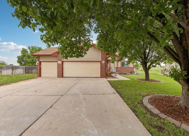 Property at 703 S Todd Cir, Wichita, KS 67207, 3 beds, 3 baths