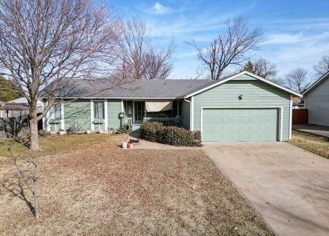Property at 20 Renfrew Rd, Winfield, KS 67156, 3 beds, 2.5 baths