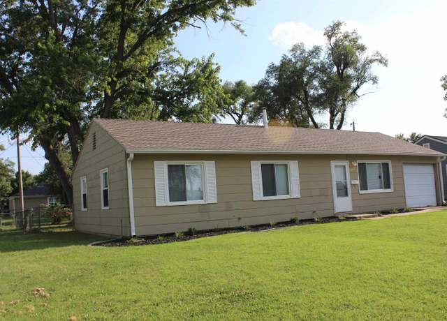 Property at 1443 Arapahoe Ave, Salina, KS 67401, 3 beds, 1 bath