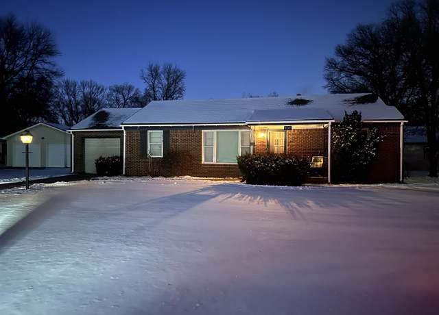 Property at 800 W Rynder Ln, Wichita, KS 67204, 3 beds, 2 baths