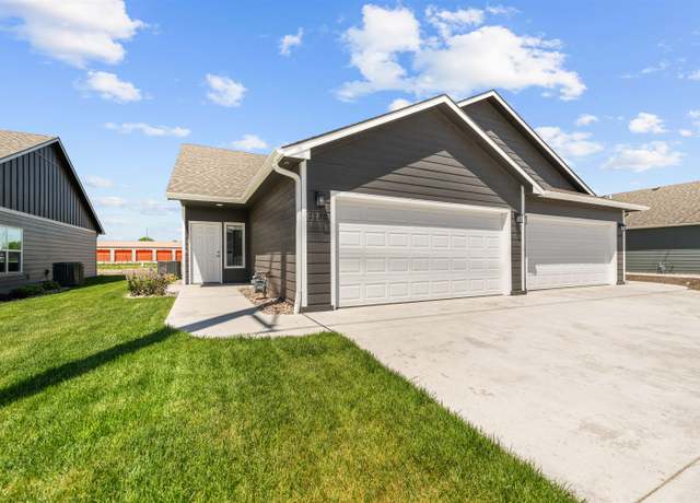 Property at 2732 Tim Rogers Ln, Salina, KS 67401, 3 beds, 3 baths