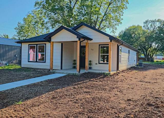 Property at 711 N Washington, El Dorado, KS 67042, 3 beds, 2 baths