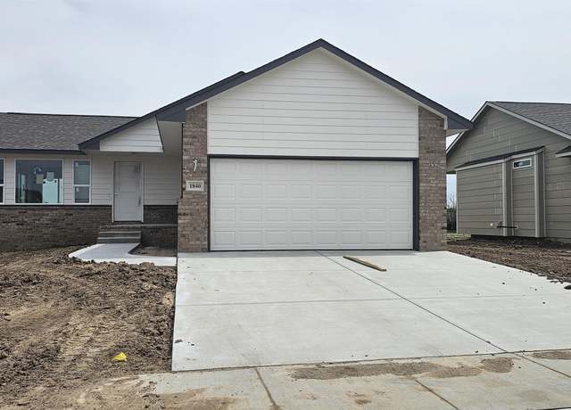 Property at 1840 S Lynnrae St, Wichita, KS 67207, 4 beds, 3 baths