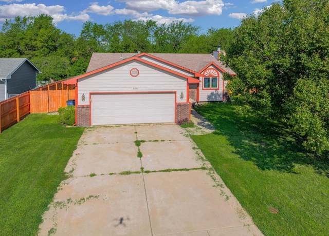 Property at 815 N Meadow Rd, Valley Center, KS 67147, 3 beds, 2 baths