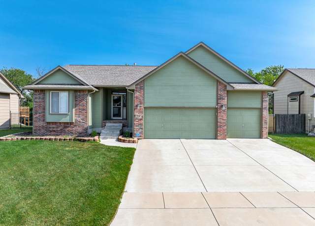 Property at 714 E Sprucewood Cir, Park City, KS 67147, 4 beds, 3 baths