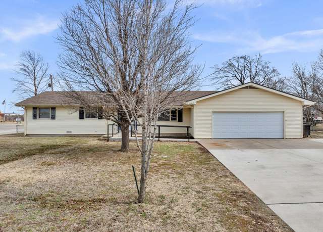 Property at 668 Marmaton Rd, El Dorado, KS 67042, 3 beds, 2.5 baths