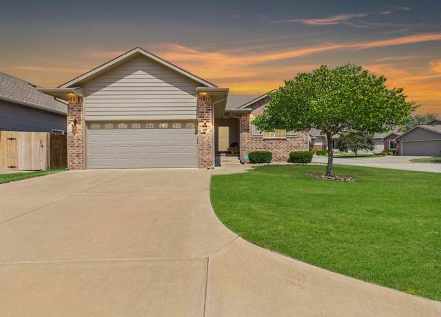 Property at 406 S Nineiron Ct, Wichita, KS 67235, 3 beds, 3 baths