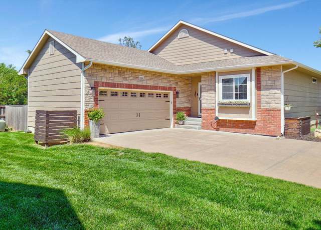 Property at 310 S Nineiron Ct, Wichita, KS 67235, 3 beds, 3 baths