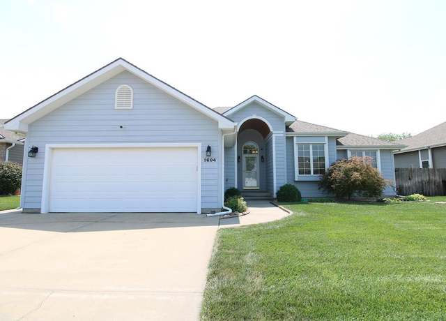 Property at 1604 Eaglecrest Ave, Salina, KS 67401, 4 beds, 3 baths