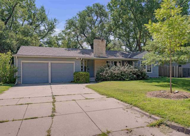 Property at 316 N Edgemoor St, Wichita, KS 67208, 3 beds, 2 baths