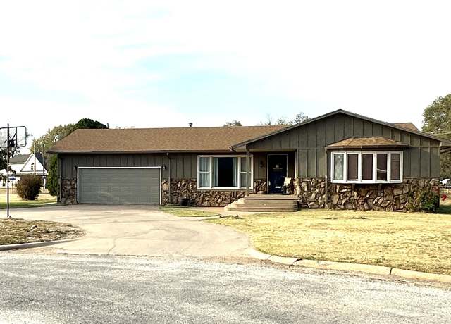 Property at 2 Crown Cir, Anthony, KS 67003-3, 2 beds, 2 baths