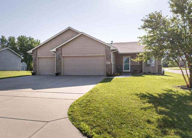 Property at 2324 E Highridge Ct, Park City, KS 67219, 4 beds, 3 baths