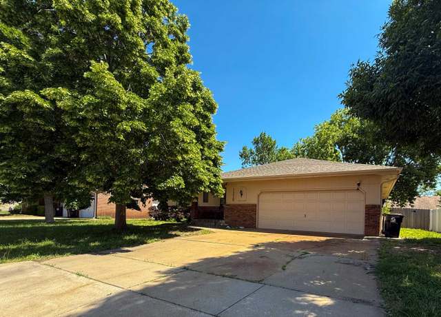 Property at 1228 Martin, Salina, KS 67401, 3 beds, 3.5 baths