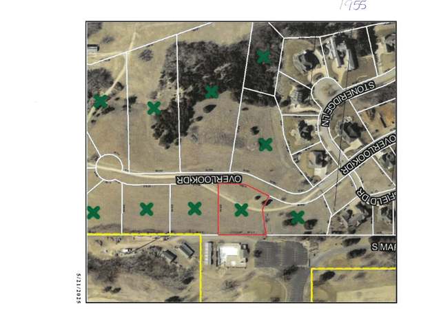 Property at 1955 Overlook Dr, Salina, KS 67401