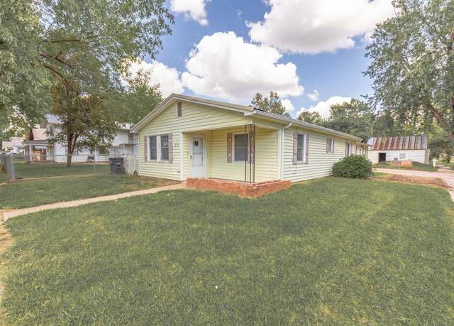Property at 834 S A St, Arkansas City, KS 67005, 3 beds, 1 bath